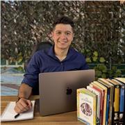 Docente de Psicología, con experiencia en Neuropsicología y Psicoanálisis